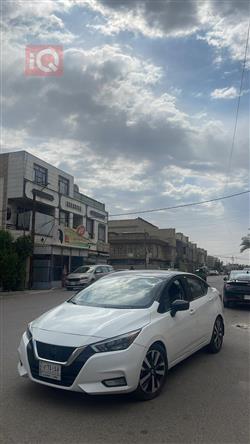 نيسان فيرسا